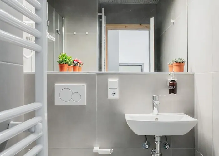 Flattering Aparthotel