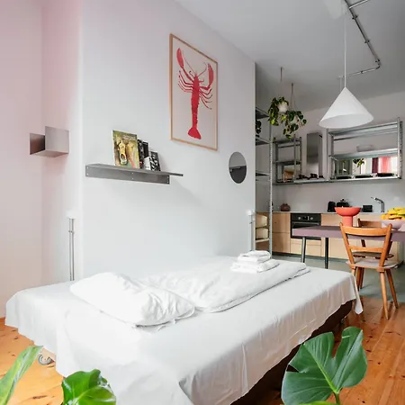 Flattering Aparthotel 3*